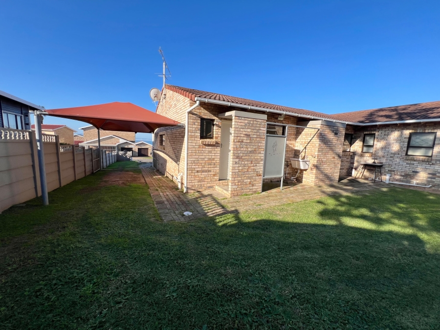 3 Bedroom Property for Sale in Wavecrest Eastern Cape